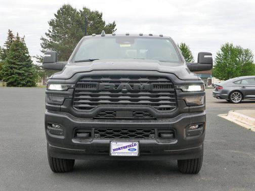 2025 RAM 3500 Tradesman Crew Cab 4x4 6'4' Box
