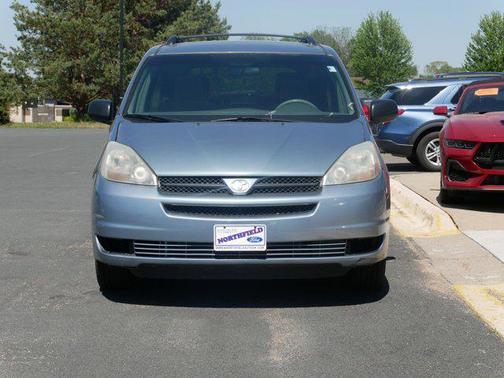 2005 Toyota Sienna LE