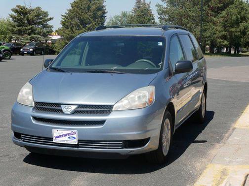2005 Toyota Sienna LE