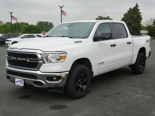 Bright White Clearcoat 2024 RAM 1500 Big Horn/Lone Star