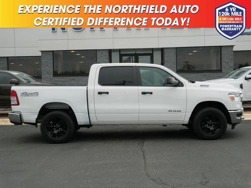 Bright White Clearcoat 2024 RAM 1500 Big Horn/Lone Star
