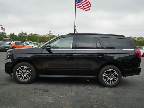 Agate Black Metallic 2025 Ford Expedition Active