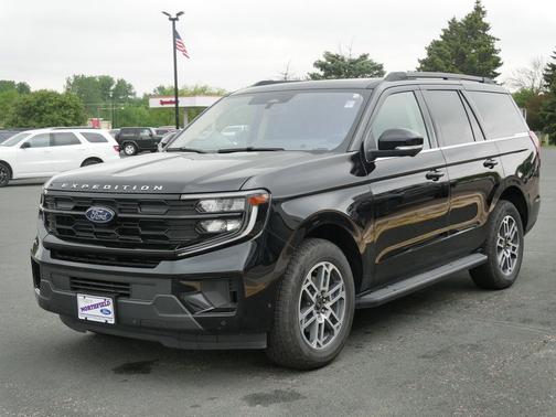 Agate Black Metallic 2025 Ford Expedition Active