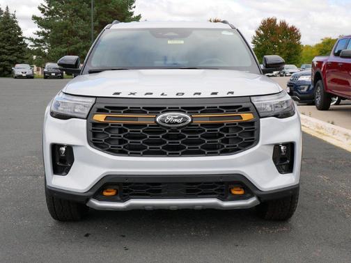 Space White Metallic 2026 Ford Explorer Tremor