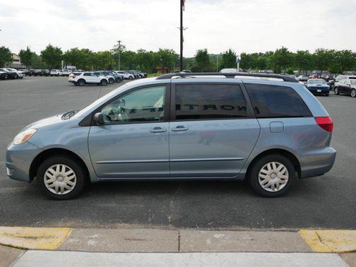 2004 Toyota Sienna CE