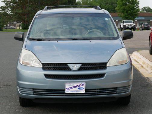 2004 Toyota Sienna CE