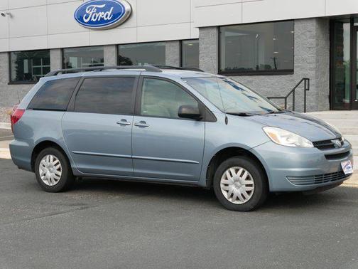 2004 Toyota Sienna CE