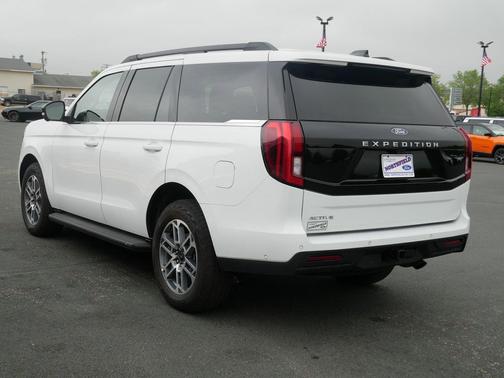 White 2025 Ford Expedition Active