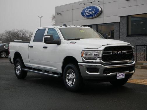 2024 RAM 2500 Tradesman Crew Cab 4x4 6'4' Box