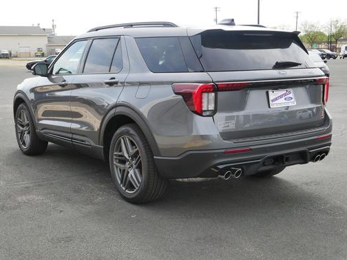 Carbonized Gray Metallic 2026 Ford Explorer ST