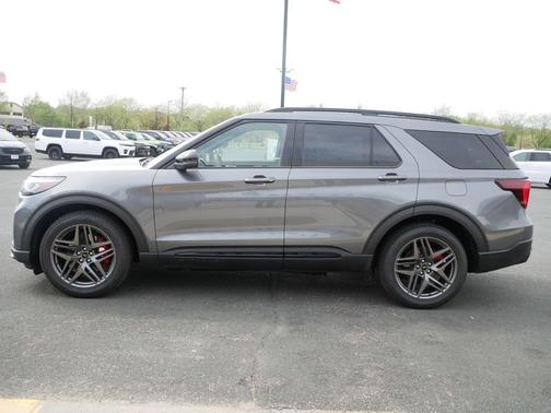 Carbonized Gray Metallic 2026 Ford Explorer ST