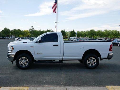 2022 RAM 3500 Big Horn Regular Cab 4x4 8' Box