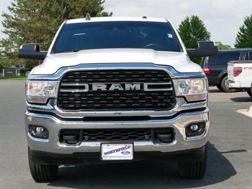 2022 RAM 3500 Big Horn Regular Cab 4x4 8' Box