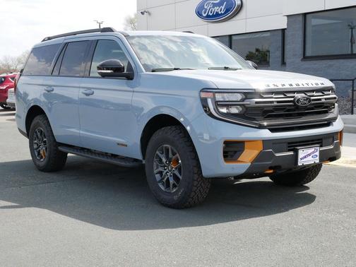 Glacier Gray Metallic Tri-Coat 2026 Ford Expedition Tremor