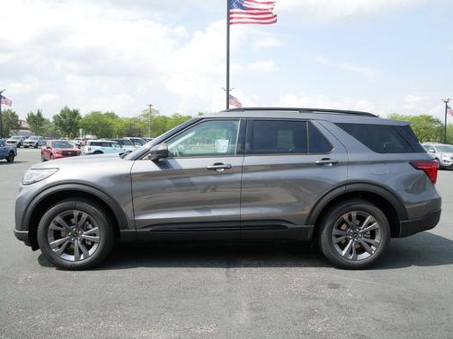 Carbonized Gray Metallic 2026 Ford Explorer Active