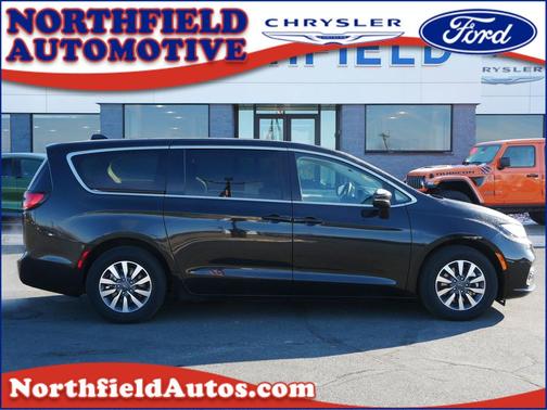 2023 Chrysler Pacifica Hybrid Touring L