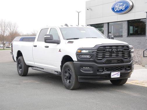 2025 RAM 3500 Tradesman Crew Cab 4x4 8' Box
