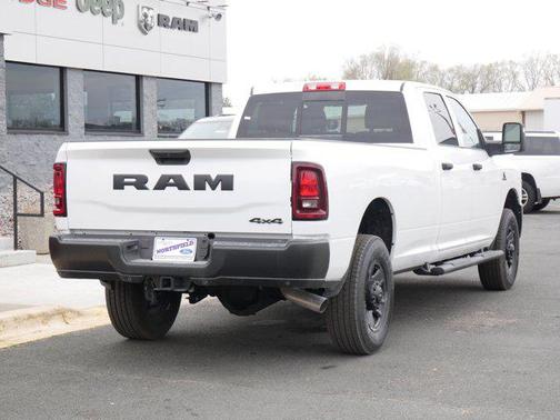 2025 RAM 3500 Tradesman Crew Cab 4x4 8' Box