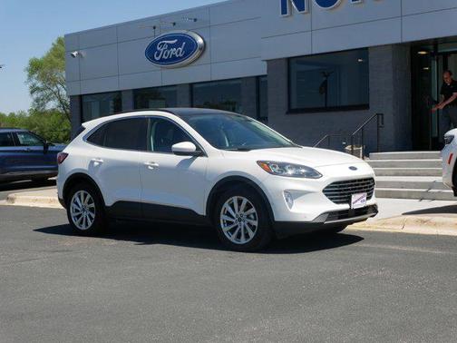 2022 Ford Escape Titanium