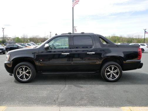 Black 2008 Chevrolet Avalanche 1500 LT