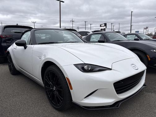 Snowflake White Pearl 2025 Mazda MX-5 Miata Club Convertible
