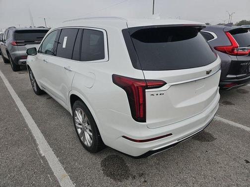 2025 Cadillac XT6 Premium Luxury FWD