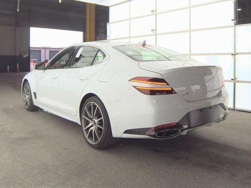2024 Genesis G70 2.5T RWD