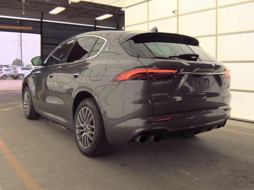Gray 2024 Maserati Grecale GT