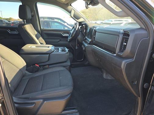 Black 2022 Chevrolet Silverado 1500 LT