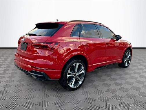 2022 Audi Q3 45 S line Premium Plus