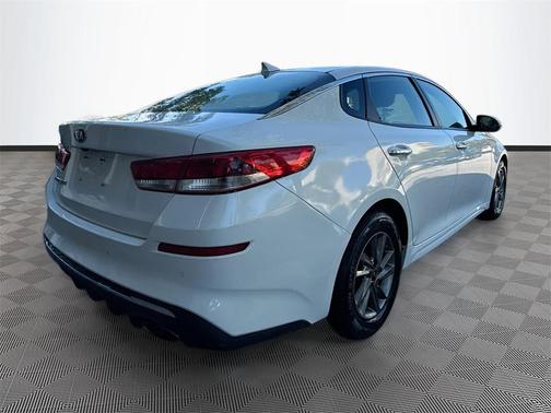 2020 Kia Optima LX