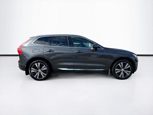 2022 Volvo XC60 B5 Inscription