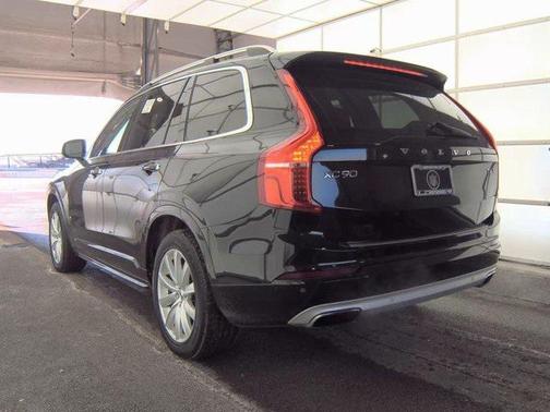 2018 Volvo XC90 T6 Momentum