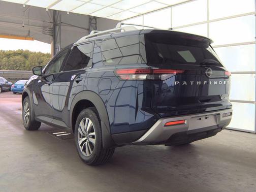 Deep Ocean Blue Pearl 2024 Nissan Pathfinder SL 4WD