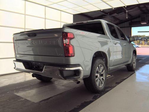 Sterling Gray Metallic 2025 Chevrolet Silverado 1500 LT