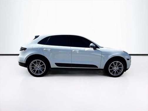 2017 Porsche Macan Base