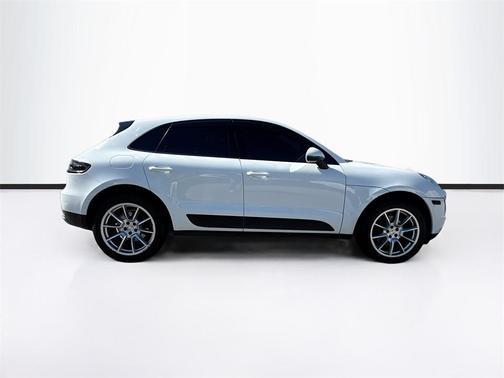 2017 Porsche Macan Base