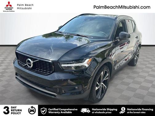 Onyx Black Metallic 2021 Volvo XC40 T4 R-Design