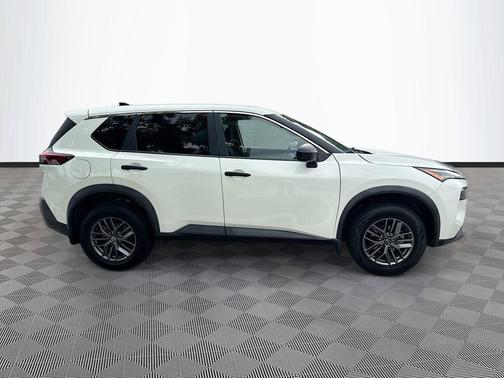Glacier White 2023 Nissan Rogue S