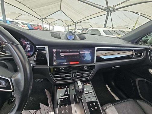 2022 Porsche Macan Base
