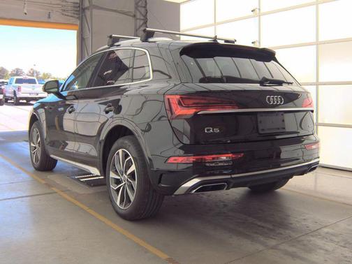 Mythos Black Metallic 2024 Audi Q5 45 S line Premium Plus
