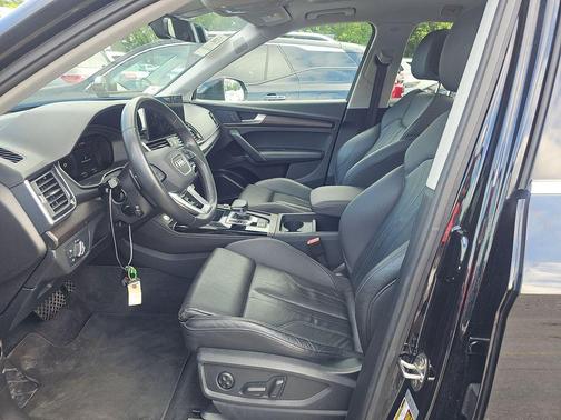 Mythos Black Metallic 2024 Audi Q5 45 S line Premium Plus