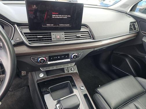 Mythos Black Metallic 2024 Audi Q5 45 S line Premium Plus