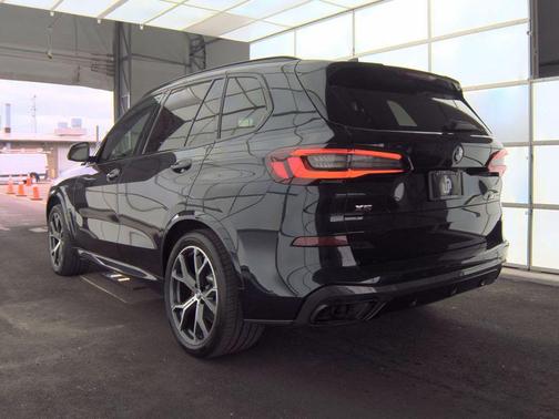 Carbon Black Metallic 2022 BMW X5 M50i