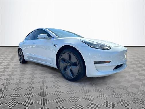 2020 Tesla Model 3 Standard Range Plus