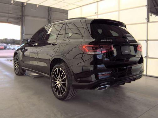 Black 2022 Mercedes-Benz GLC 300 Base