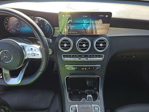 Black 2022 Mercedes-Benz GLC 300 Base