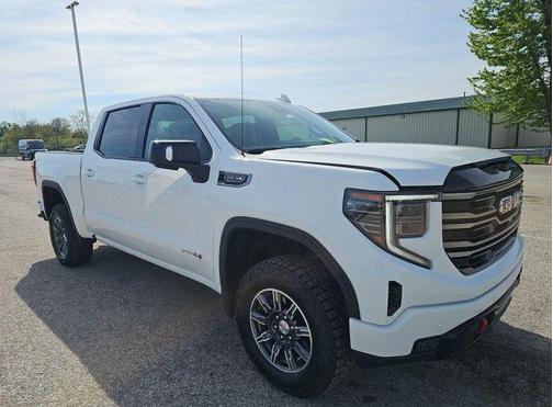 Summit White 2025 GMC Sierra 1500 AT4