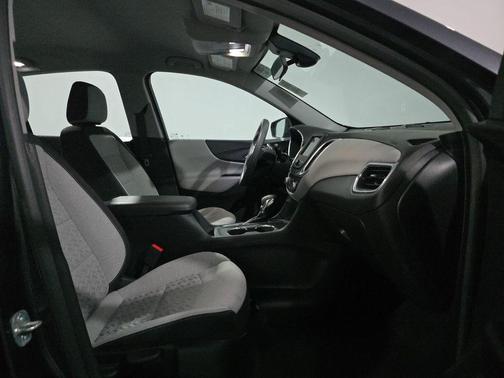 Iron Gray Metallic 2022 Chevrolet Equinox LS