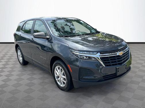 Iron Gray Metallic 2022 Chevrolet Equinox LS